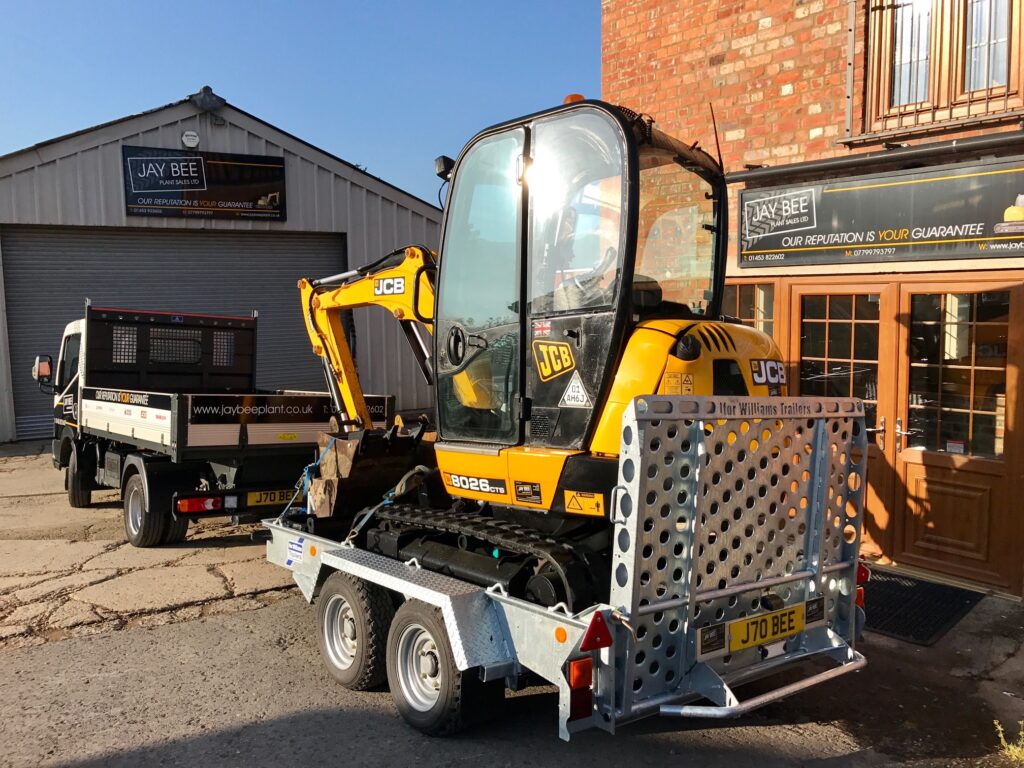 jcb 8026 excavator and ifor williams plant trailer