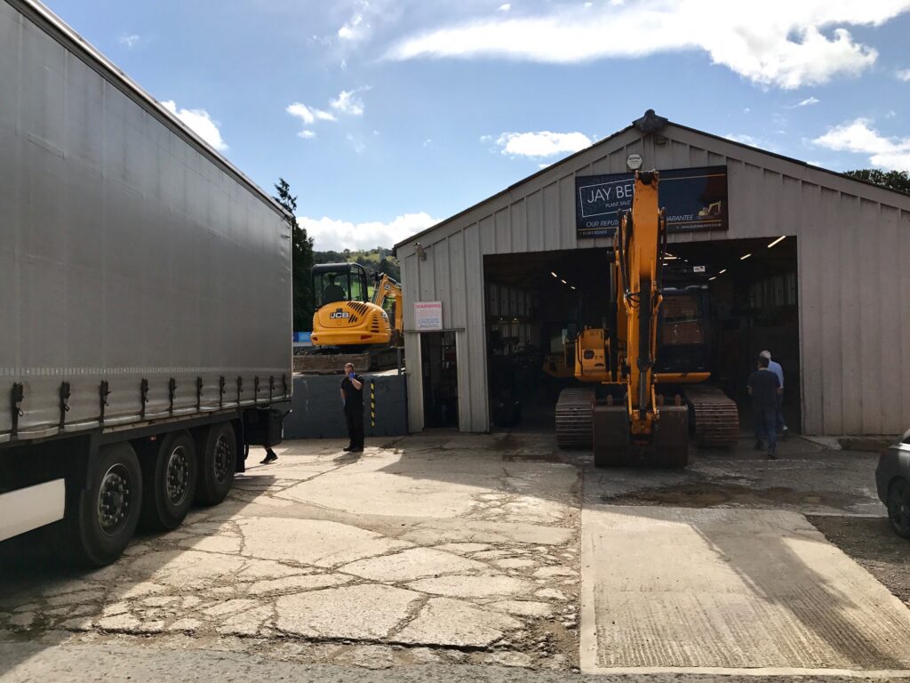 jcb js220 excavator and jcb mini excavator at jay bee plant sales