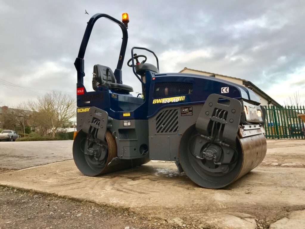 second hand repainted bomag bw120 roller at jay bee plant sales